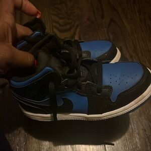 Gently used toddler boys shoes, comes with original box